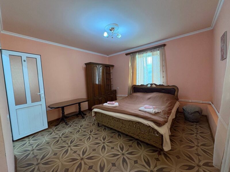 Լողավազանով առանձնատուն Դիլիջանում 4 սենյակ