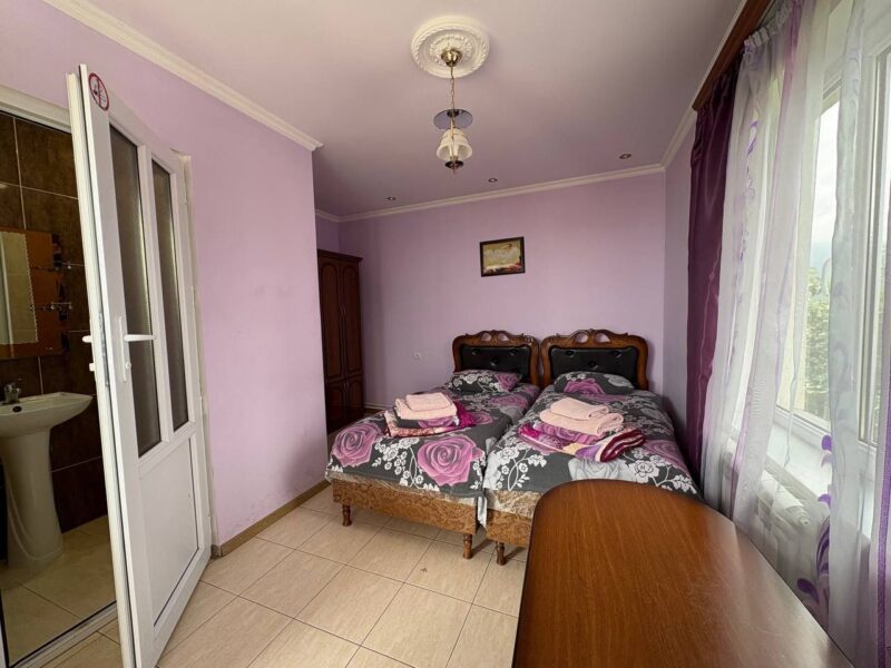 Լողավազանով առանձնատուն Դիլիջանում 4 սենյակ