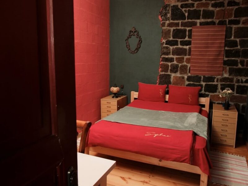 Հյուրատան համարներ Գյումրիում