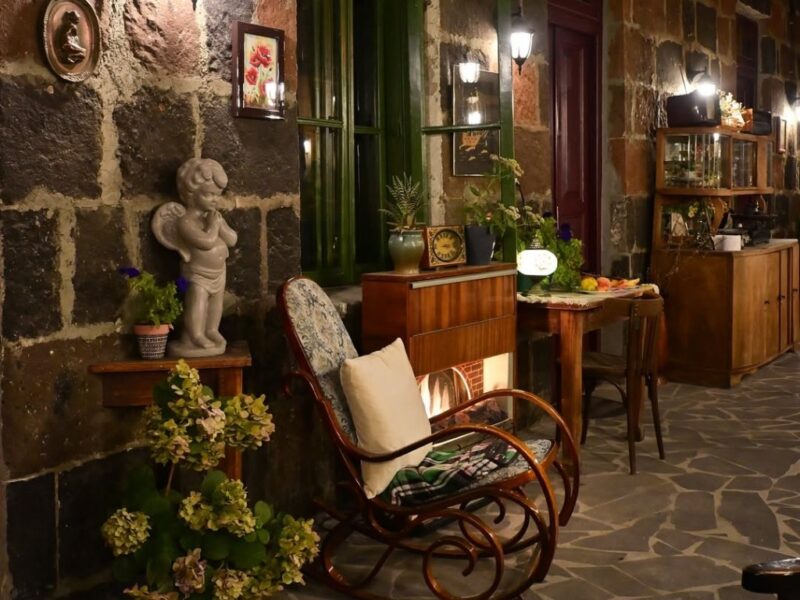 Հյուրատան համարներ Գյումրիում